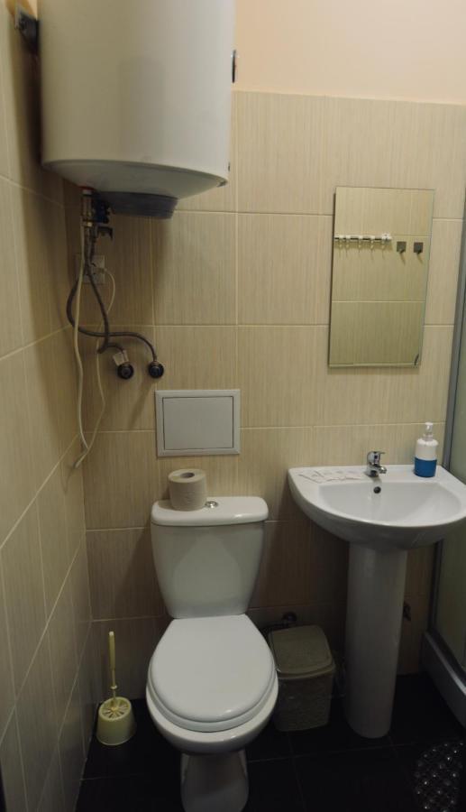 Uno Apart Hotel Kiev Exterior foto